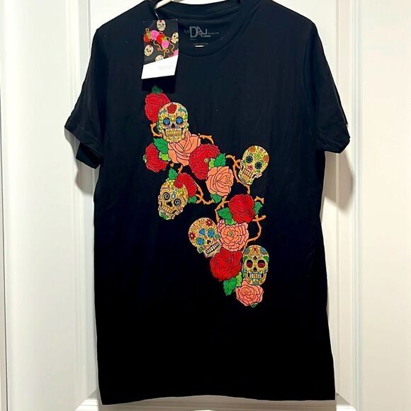 Dali Museum Skull & Roses Black Crew Cotton Tee - Picture 2 of 9